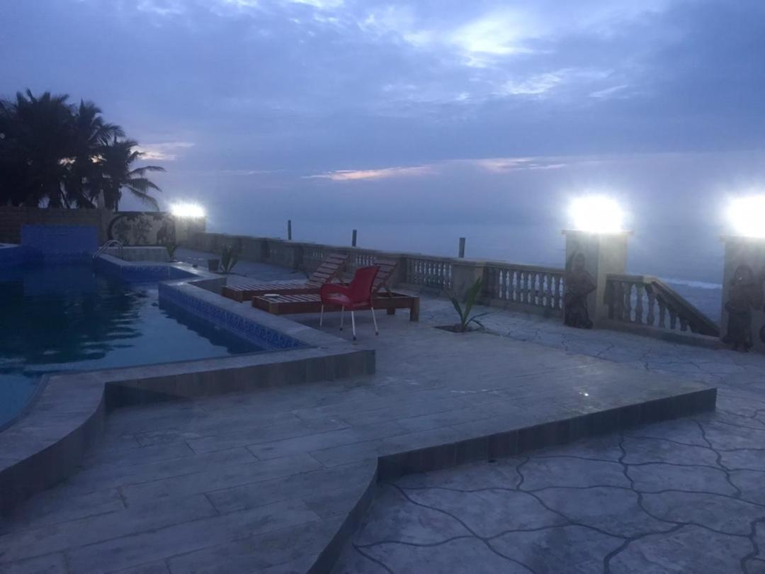 Coconut Pointe Villa & Beach Resort Prampram Exterior photo