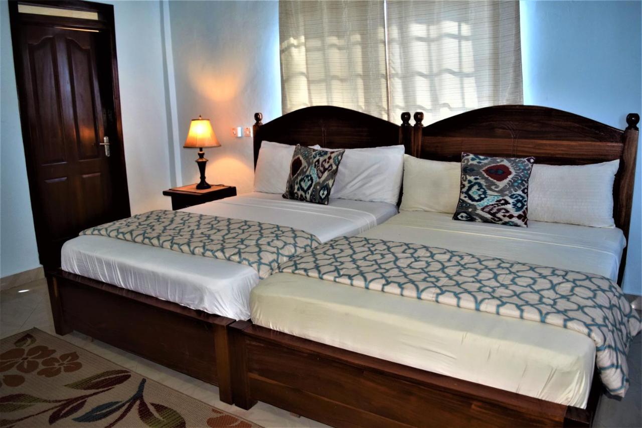 Coconut Pointe Villa & Beach Resort Prampram Exterior photo